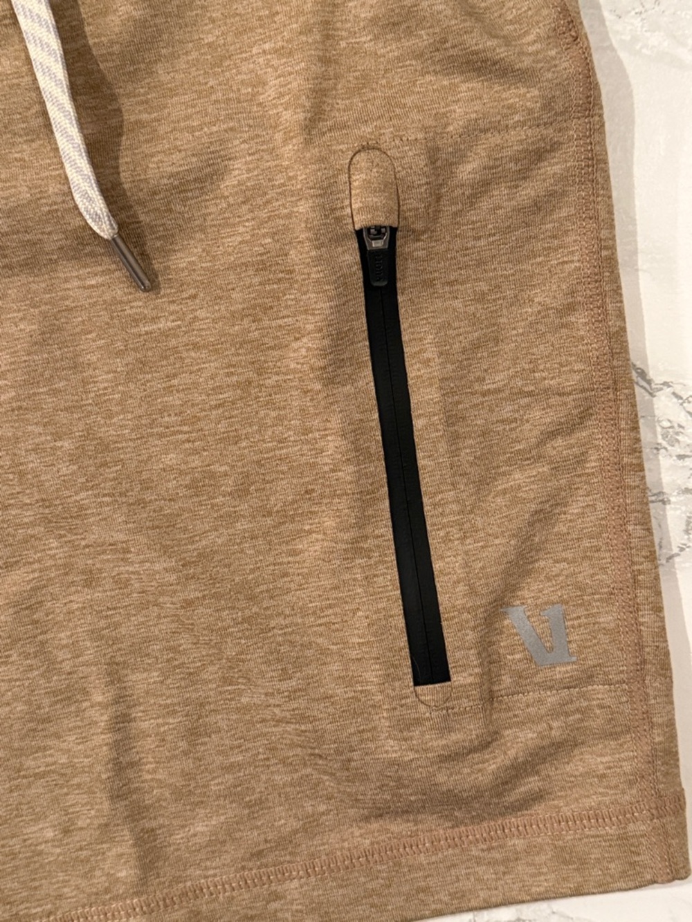 Vuori Jogger Shorts Tan Athleisure Recycled Athletic Mens M - Picture 3 of 7